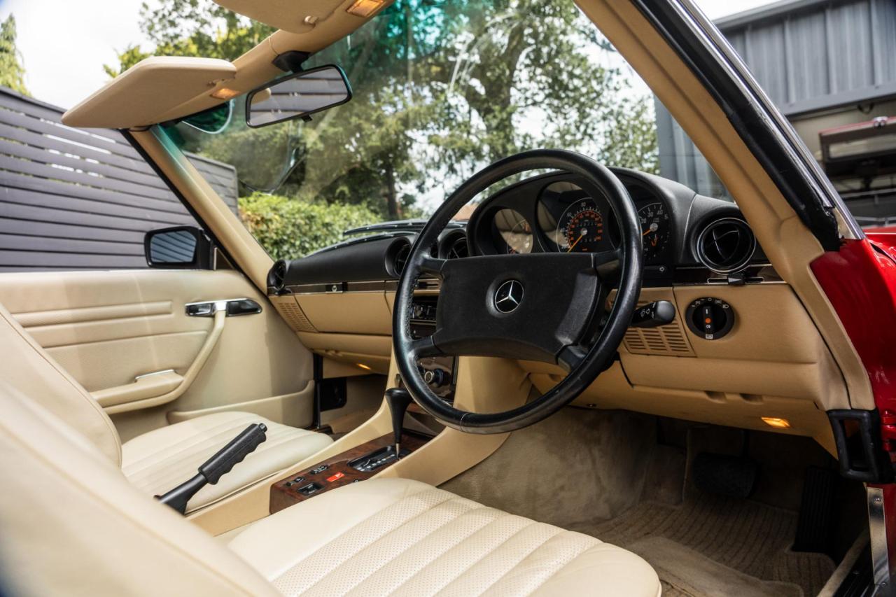 1989 Mercedes - Benz 300SL (R107)