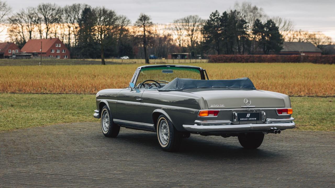 1967 Mercedes - Benz 250 SE Cabriolet