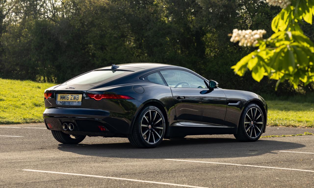 2016 Jaguar F-Type 3.0 Coup&eacute;