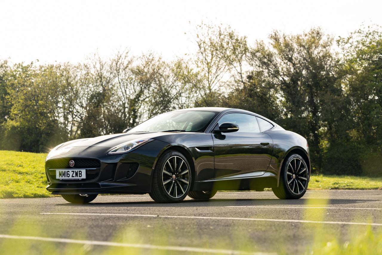 2016 Jaguar F-Type 3.0 Coup&eacute;