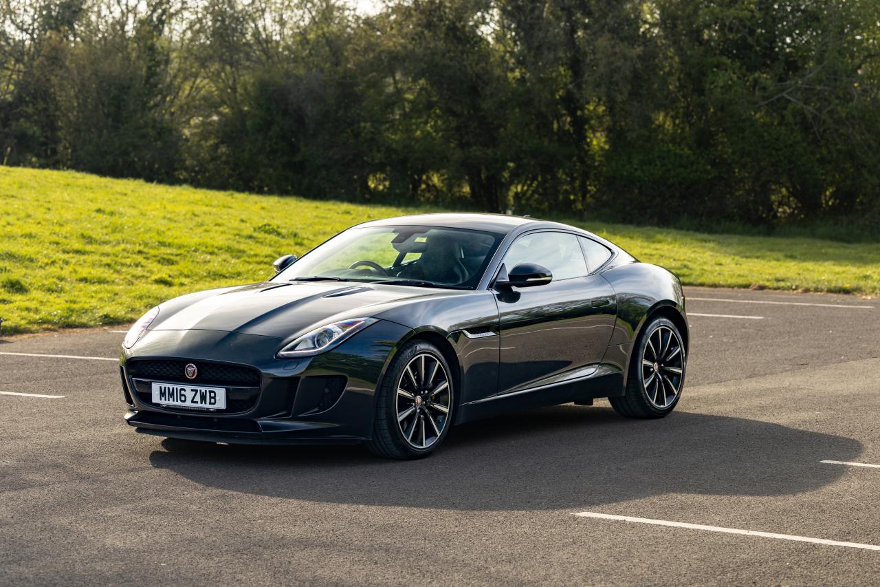2016 Jaguar F-Type 3.0 Coup&eacute;