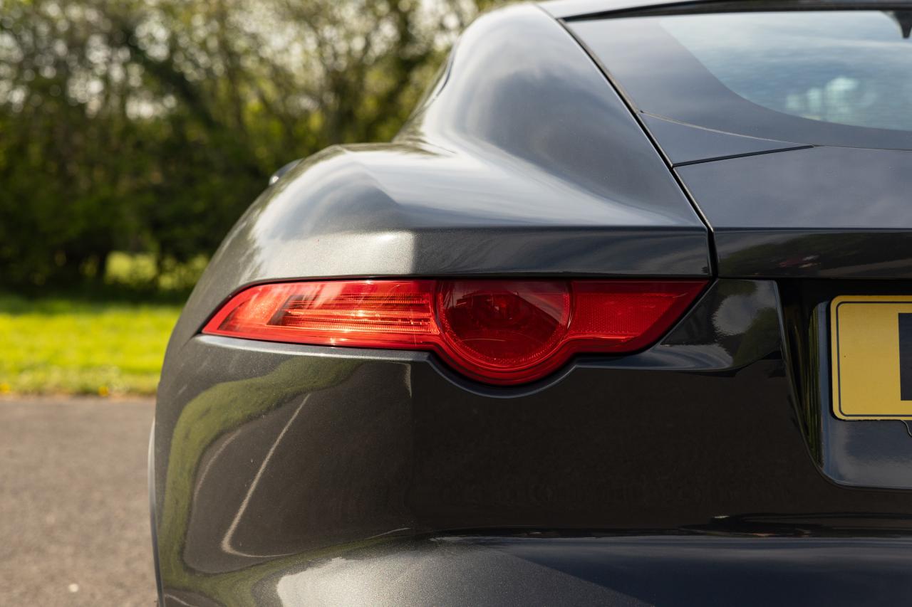 2016 Jaguar F-Type 3.0 Coup&eacute;