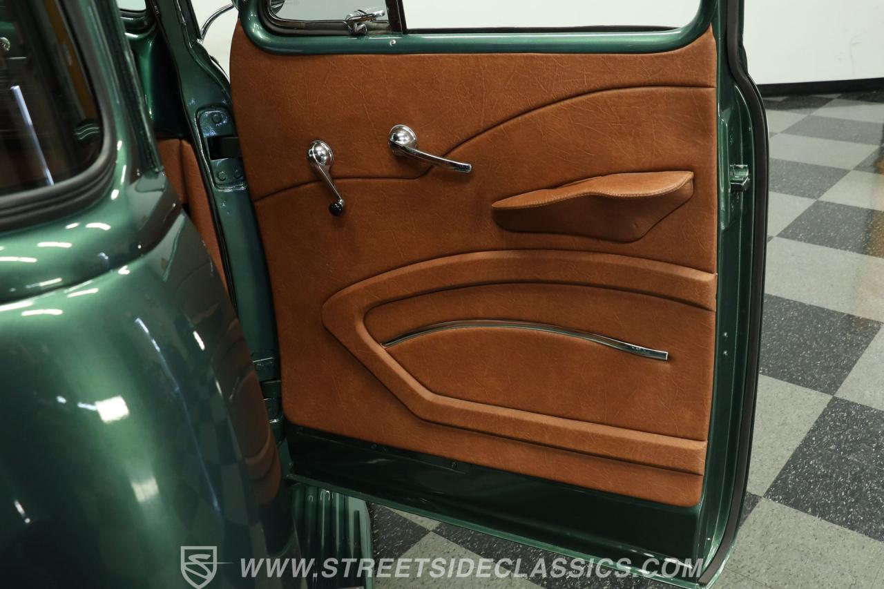 1952 Chevrolet 3100 5 Window Restomod