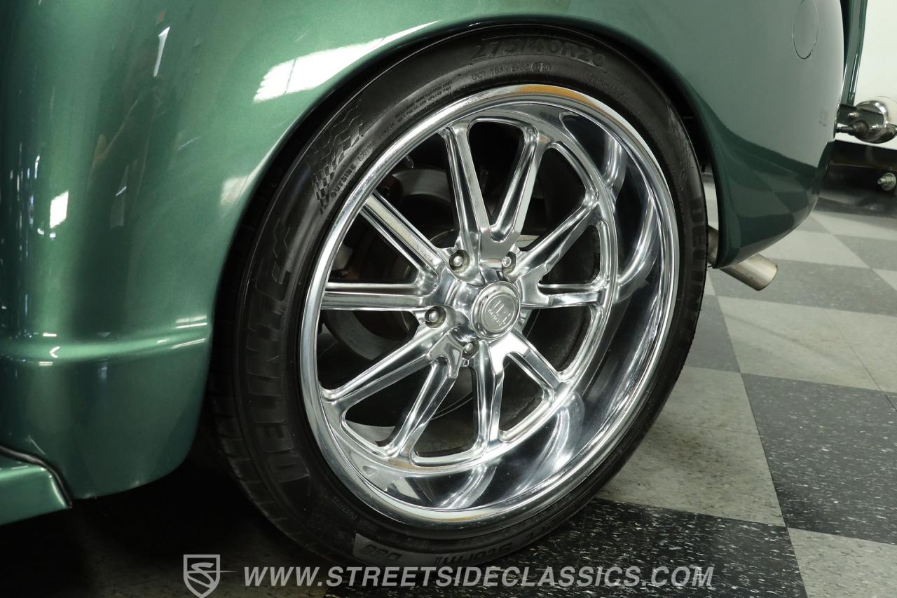 1952 Chevrolet 3100 5 Window Restomod