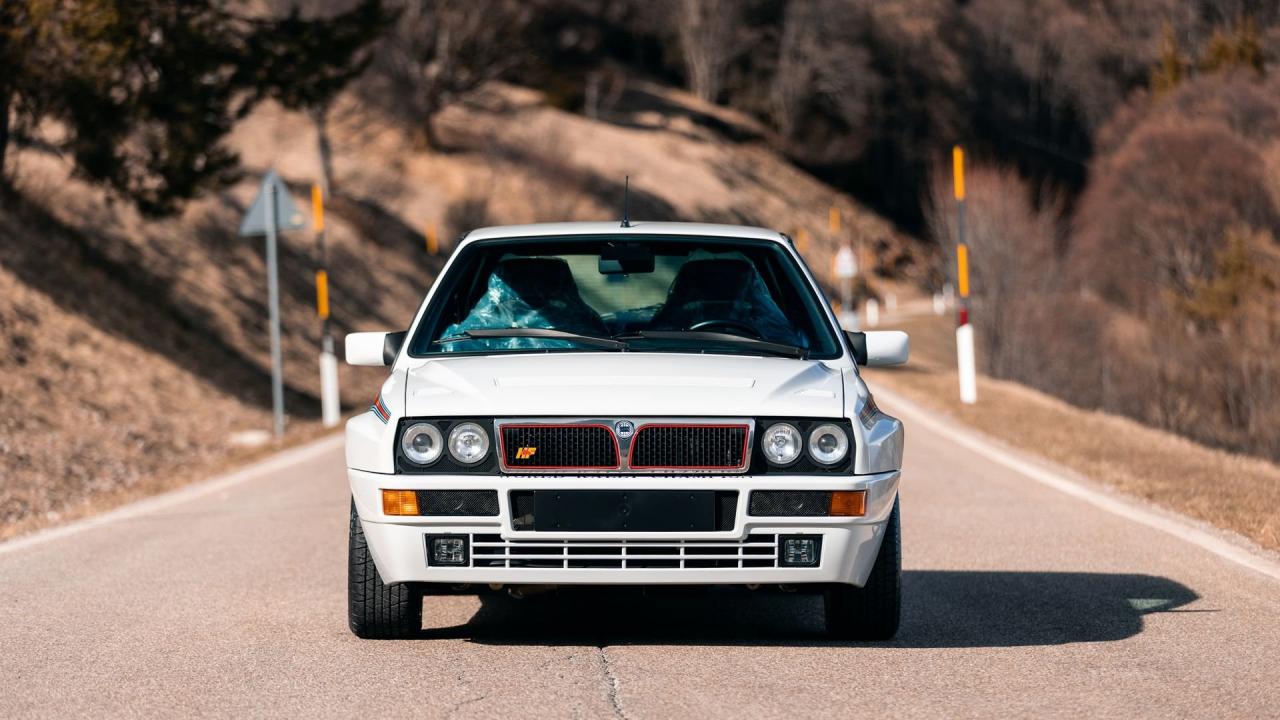 1992 Lancia Delta HF Integrale Evoluzione "Martini 6"