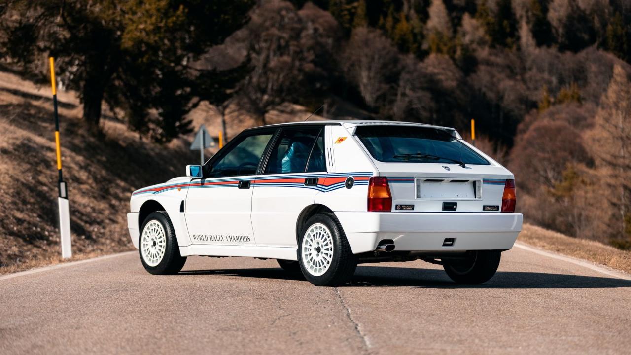 1992 Lancia Delta HF Integrale Evoluzione "Martini 6"