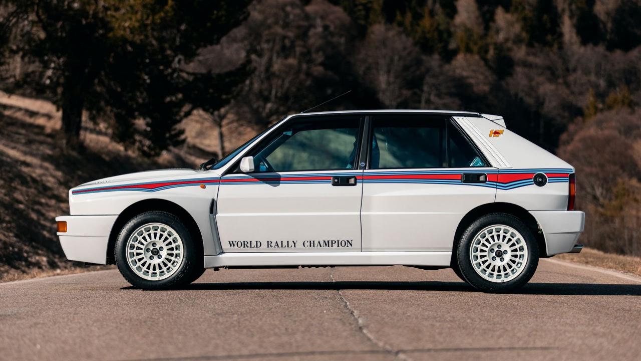 1992 Lancia Delta HF Integrale Evoluzione "Martini 6"