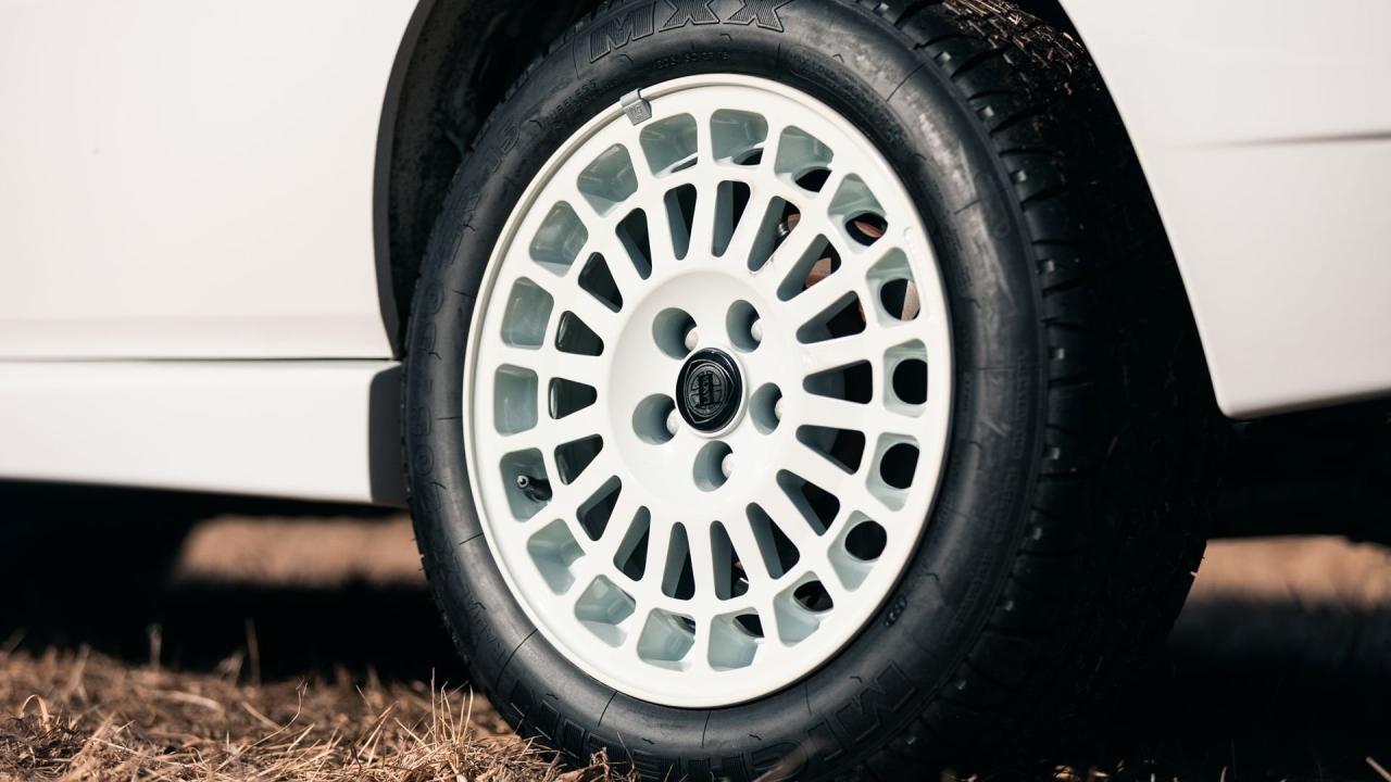 1992 Lancia Delta HF Integrale Evoluzione "Martini 6"