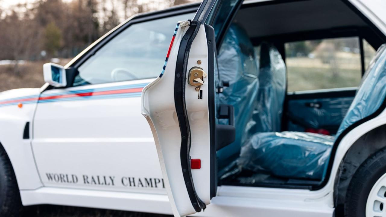 1992 Lancia Delta HF Integrale Evoluzione "Martini 6"