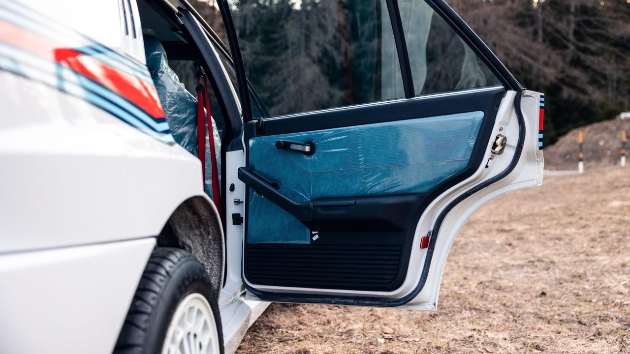 1992 Lancia Delta HF Integrale Evoluzione "Martini 6"