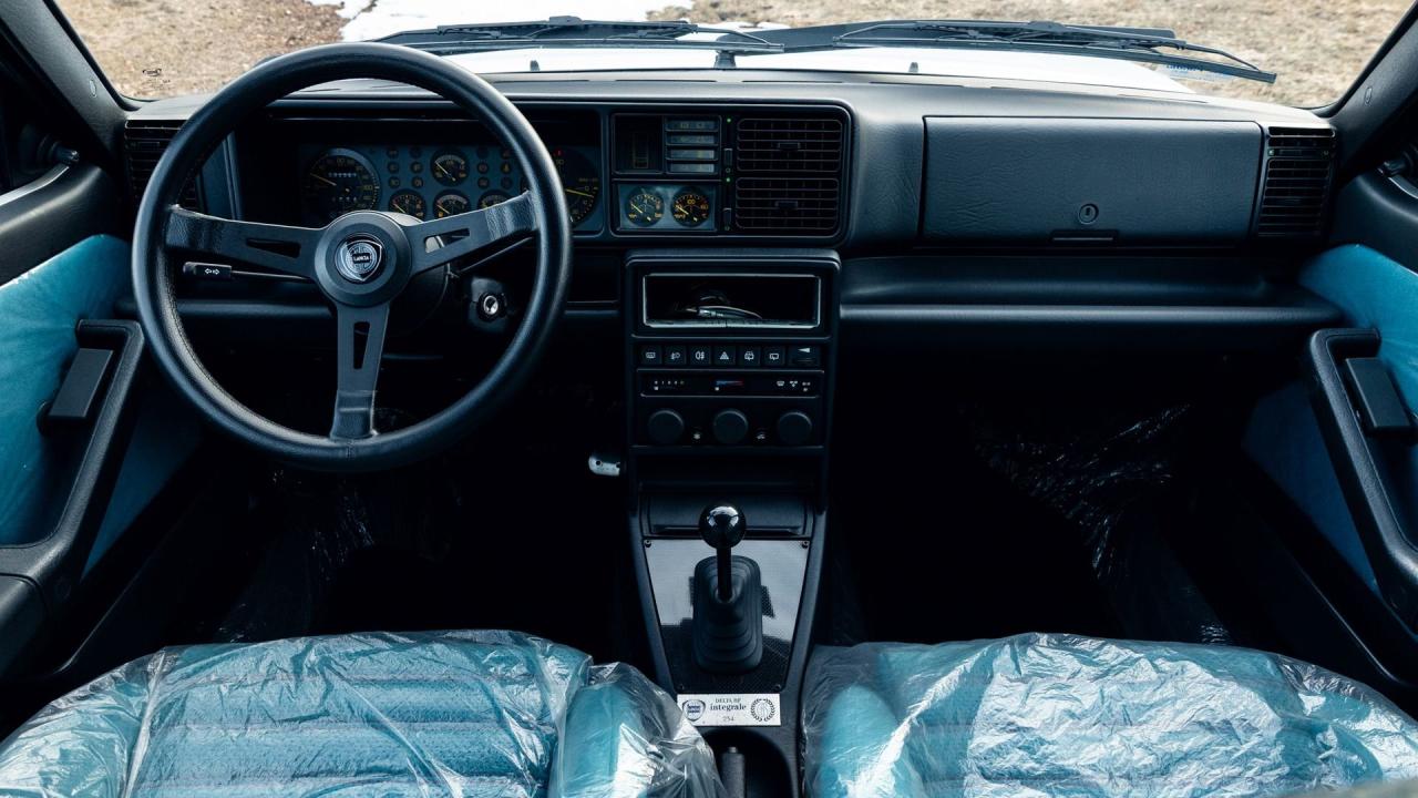 1992 Lancia Delta HF Integrale Evoluzione "Martini 6"