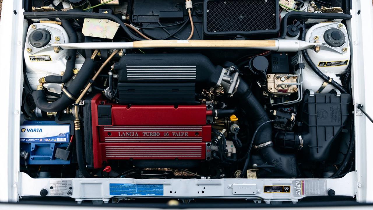 1992 Lancia Delta HF Integrale Evoluzione "Martini 6"