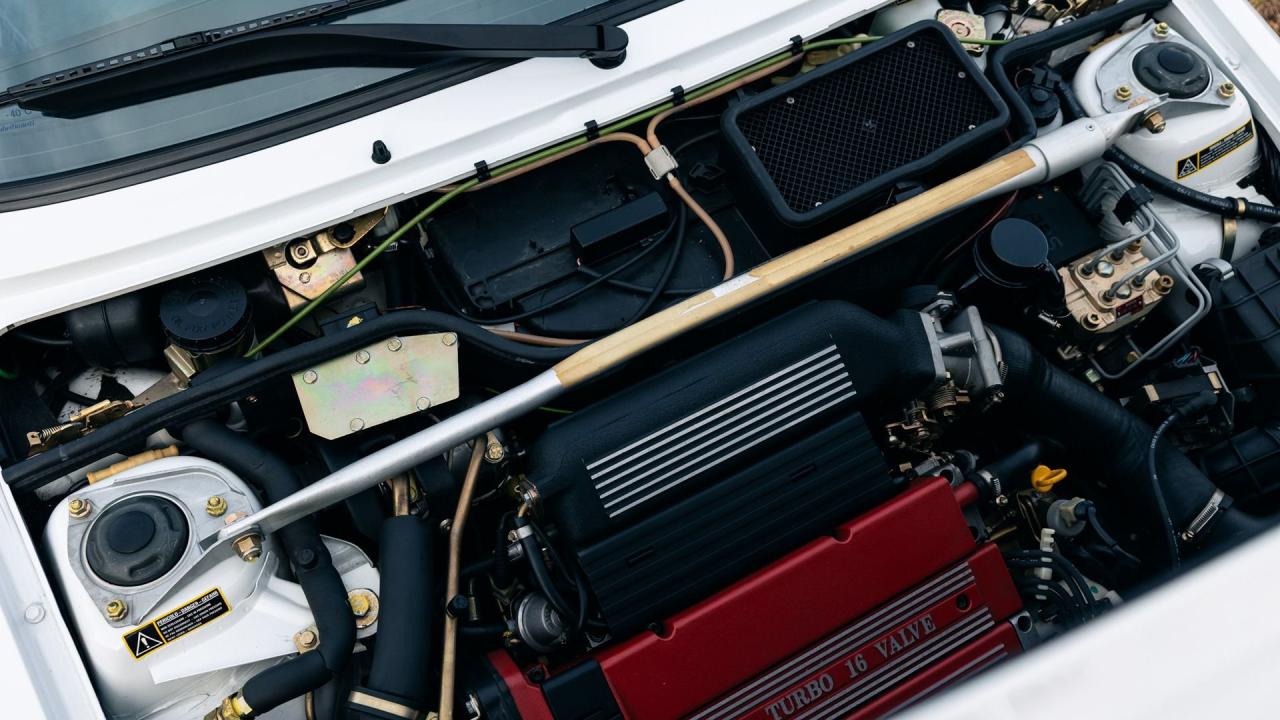 1992 Lancia Delta HF Integrale Evoluzione "Martini 6"