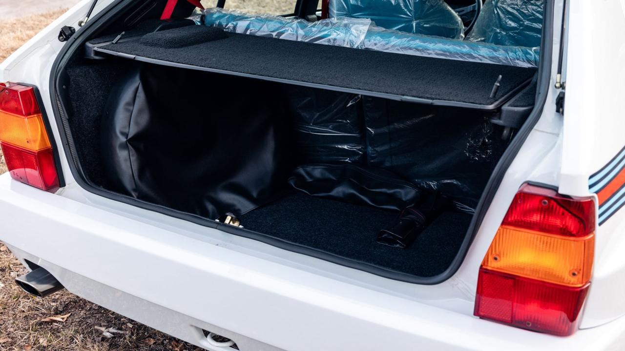 1992 Lancia Delta HF Integrale Evoluzione "Martini 6"