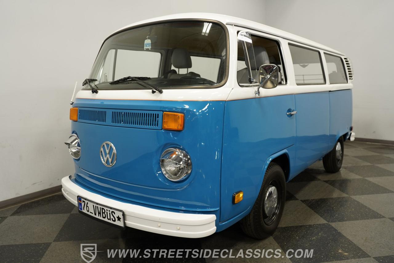 1976 Volkswagen Type 2 Bus