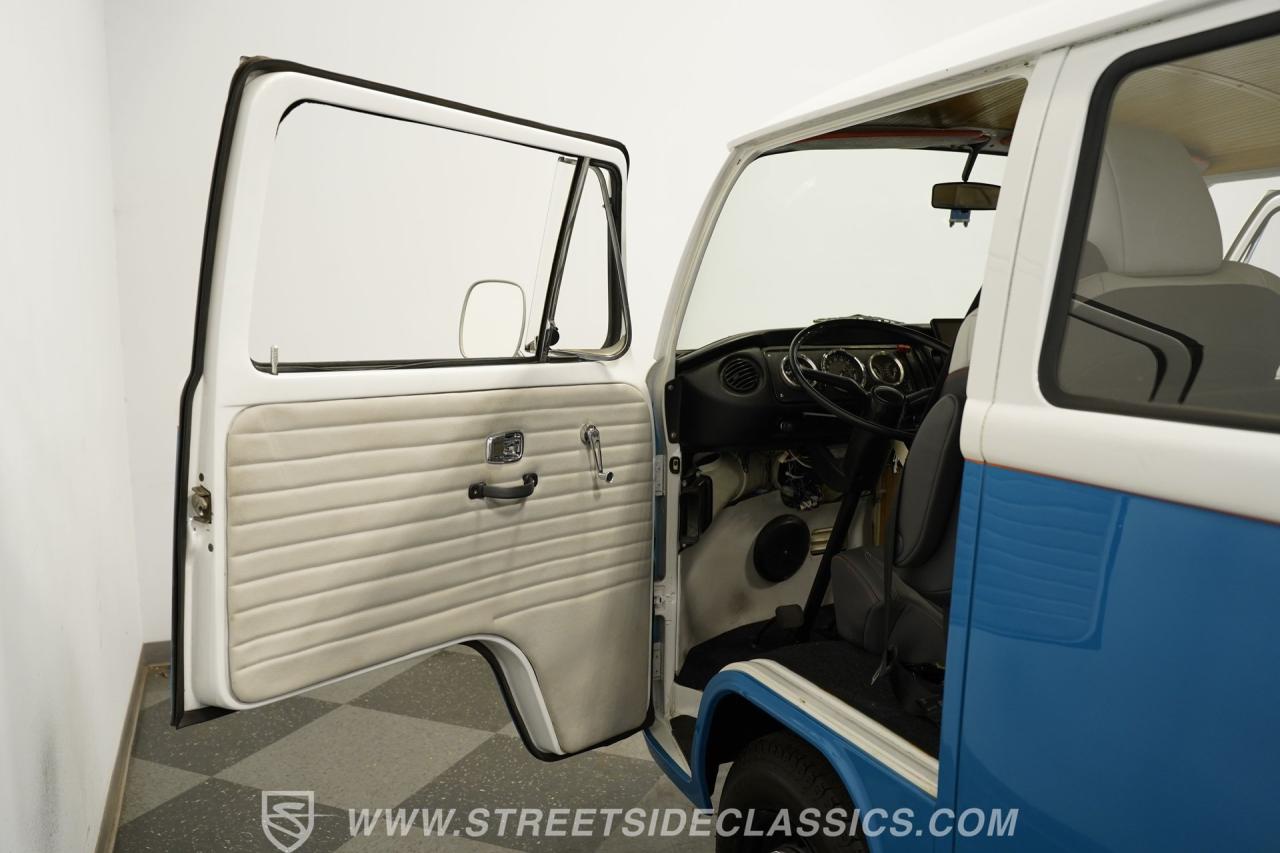 1976 Volkswagen Type 2 Bus