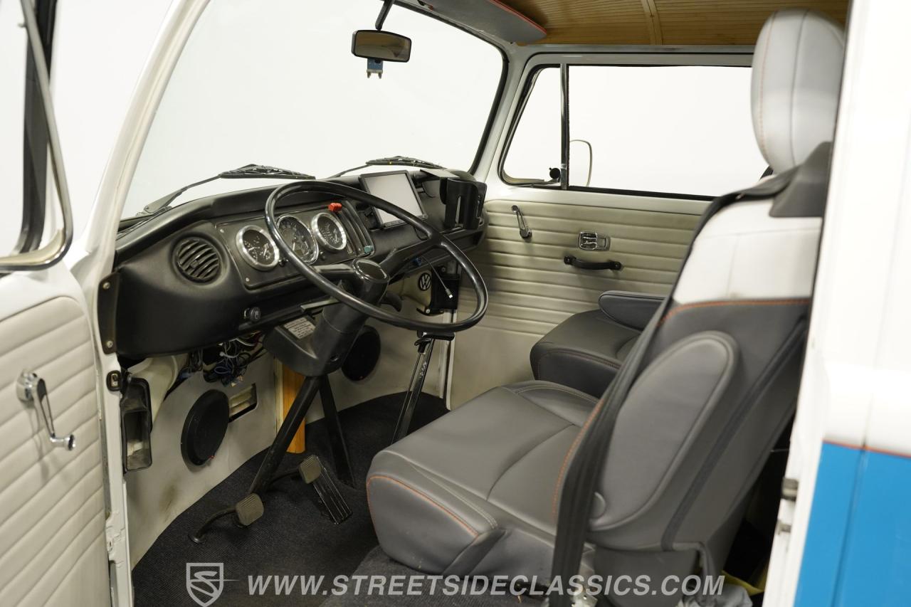 1976 Volkswagen Type 2 Bus