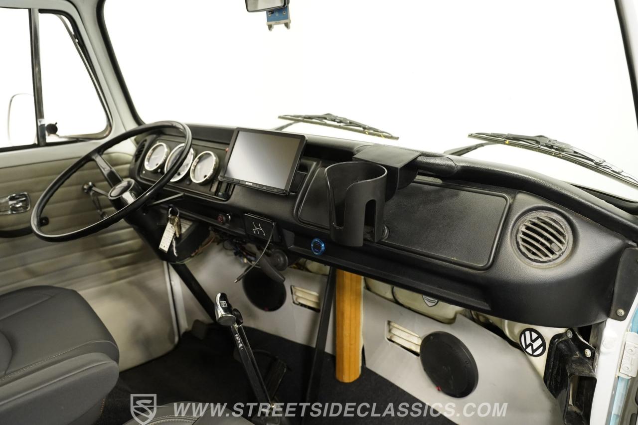 1976 Volkswagen Type 2 Bus