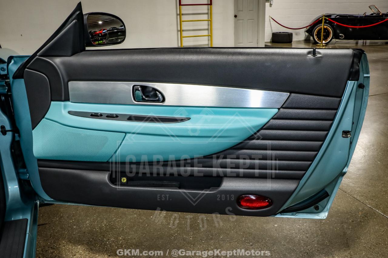 2002 Ford Thunderbird
