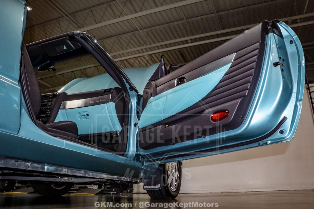 2002 Ford Thunderbird