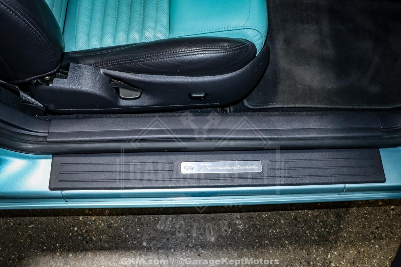2002 Ford Thunderbird