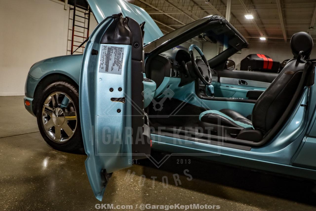 2002 Ford Thunderbird