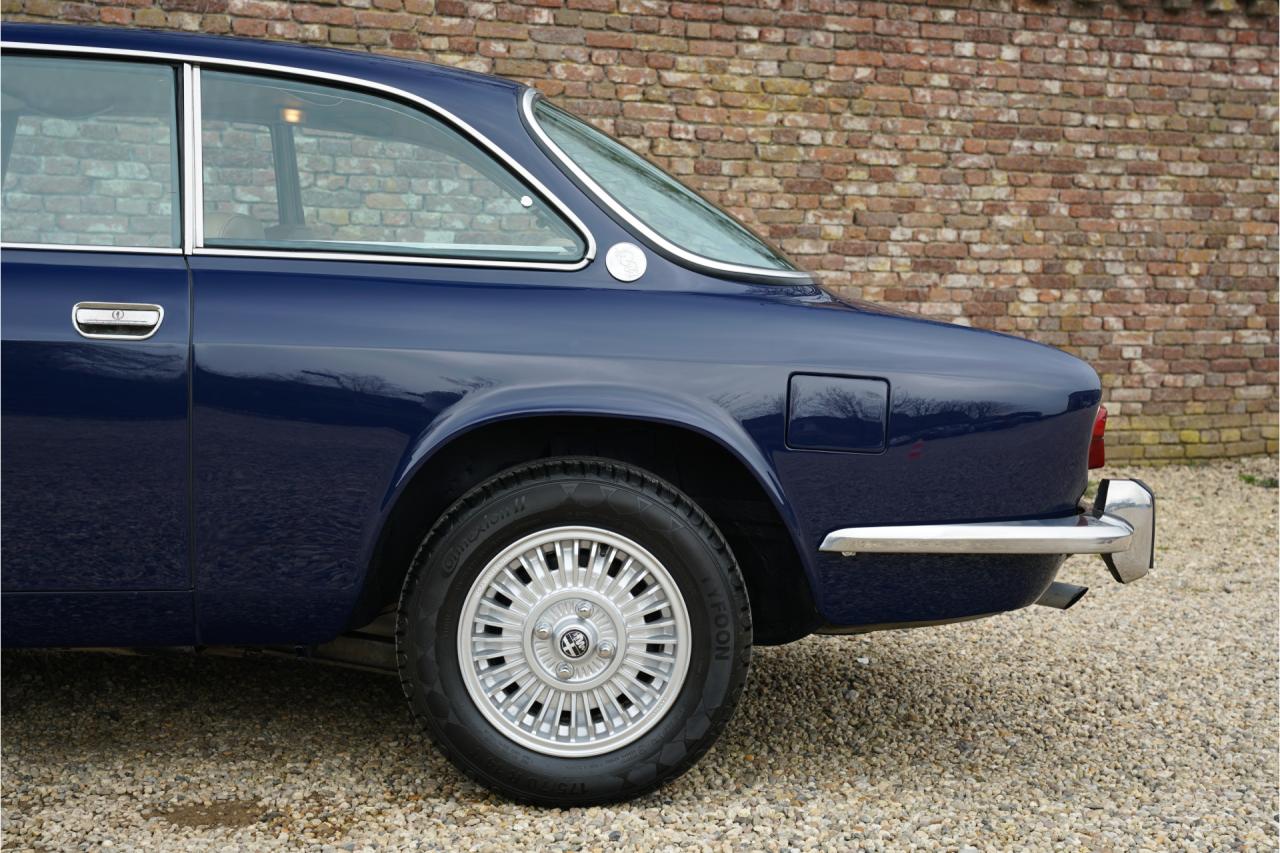 1974 Alfa Romeo GTV 2000 Bertone &ldquo;Blu Ollandese over Naturale&rdquo;