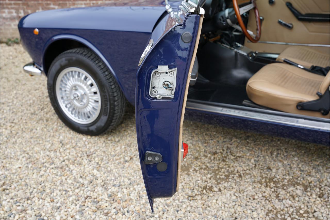 1974 Alfa Romeo GTV 2000 Bertone &ldquo;Blu Ollandese over Naturale&rdquo;