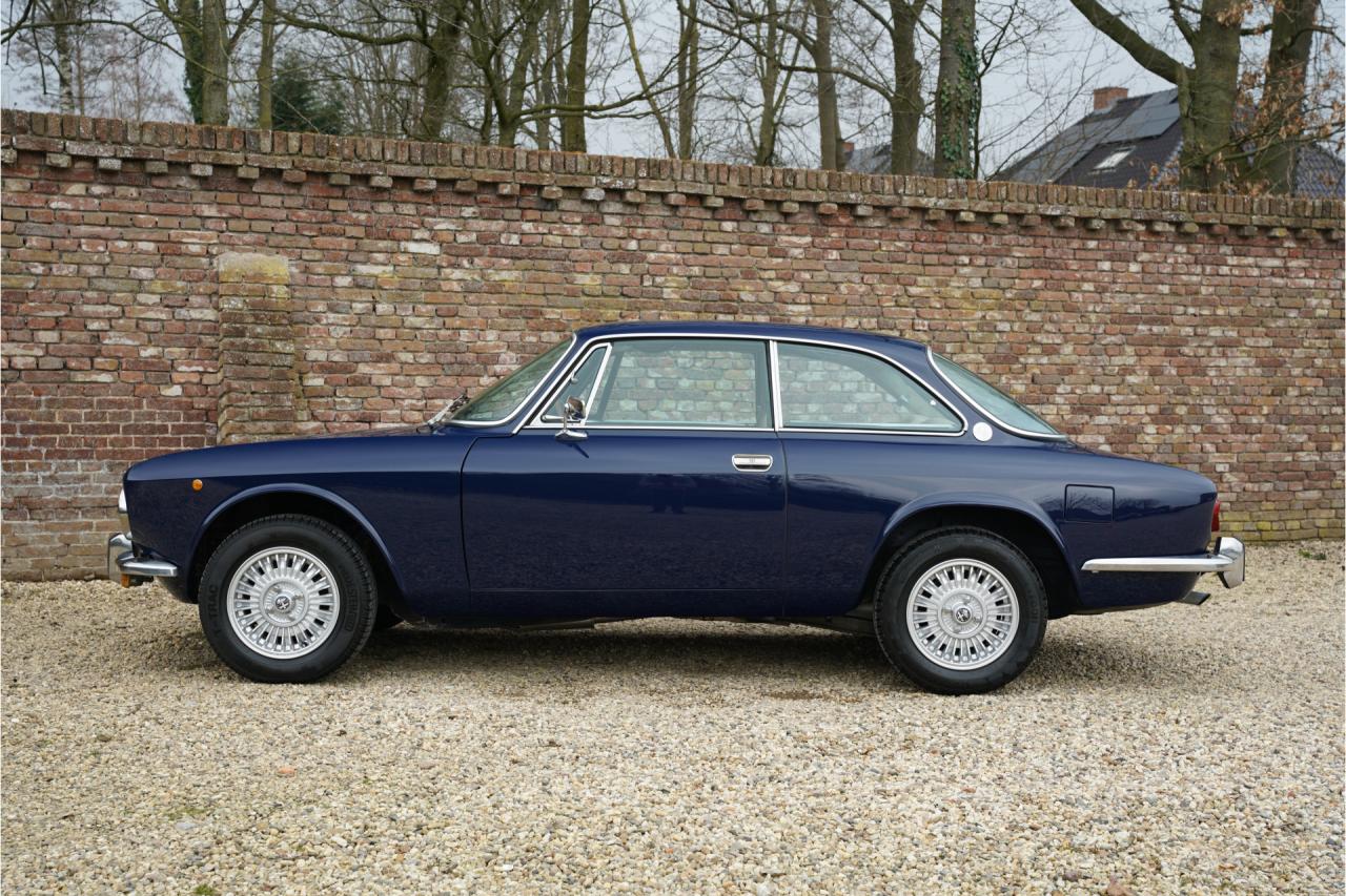1974 Alfa Romeo GTV 2000 Bertone &ldquo;Blu Ollandese over Naturale&rdquo;