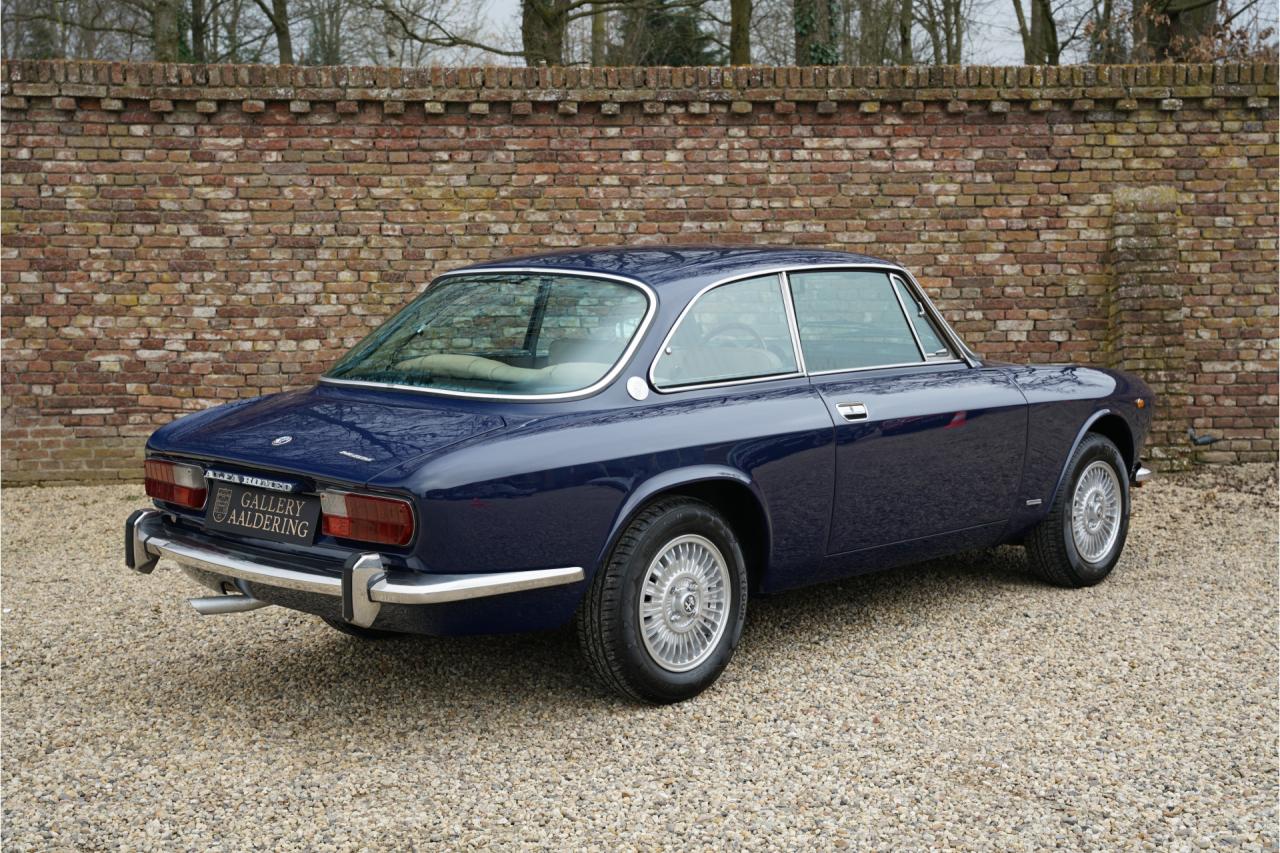 1974 Alfa Romeo GTV 2000 Bertone &ldquo;Blu Ollandese over Naturale&rdquo;