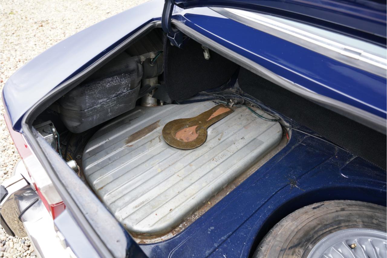 1974 Alfa Romeo GTV 2000 Bertone &ldquo;Blu Ollandese over Naturale&rdquo;