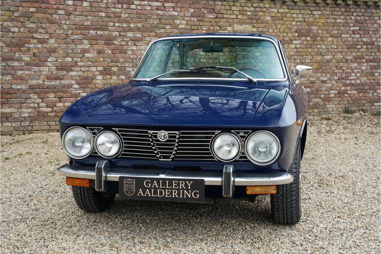 1974 Alfa Romeo GTV 2000 Bertone &ldquo;Blu Ollandese over Naturale&rdquo;