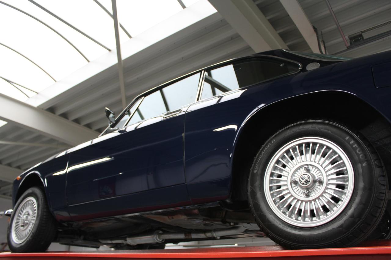 1974 Alfa Romeo GTV 2000 Bertone &ldquo;Blu Ollandese over Naturale&rdquo;