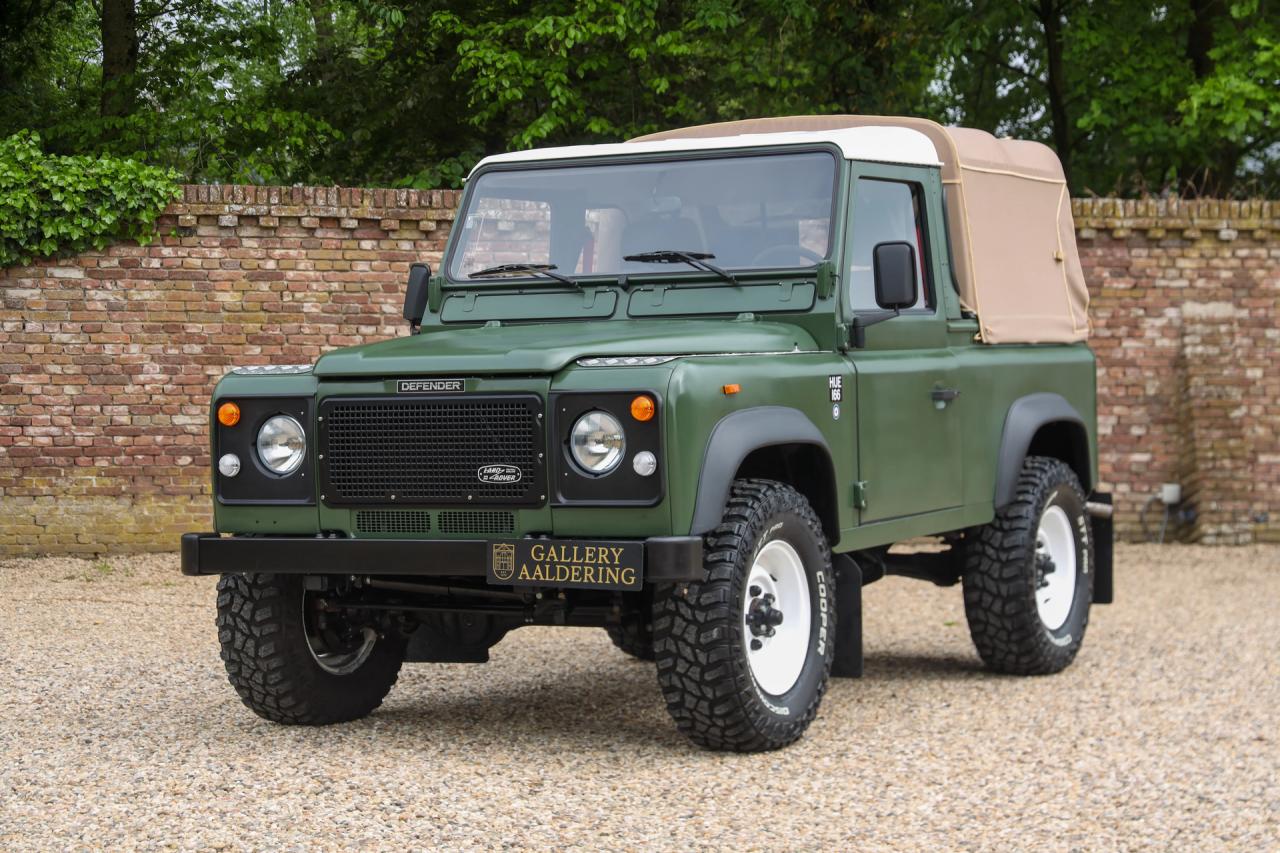 1990 Land Rover 90 Pick-up with canvas top &ldquo;Restored-rebuilt-renewed&rdquo;