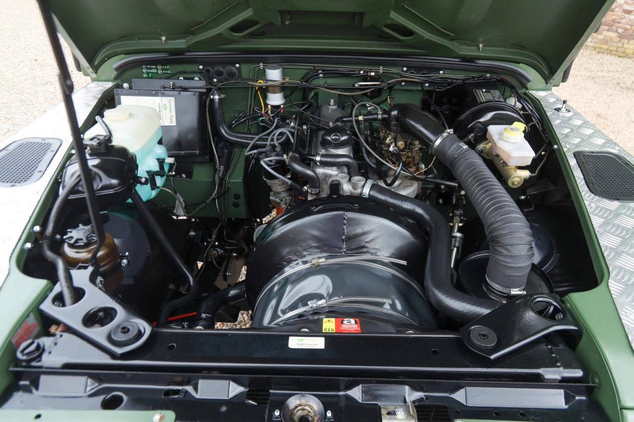 1990 Land Rover 90 Pick-up with canvas top &ldquo;Restored-rebuilt-renewed&rdquo;