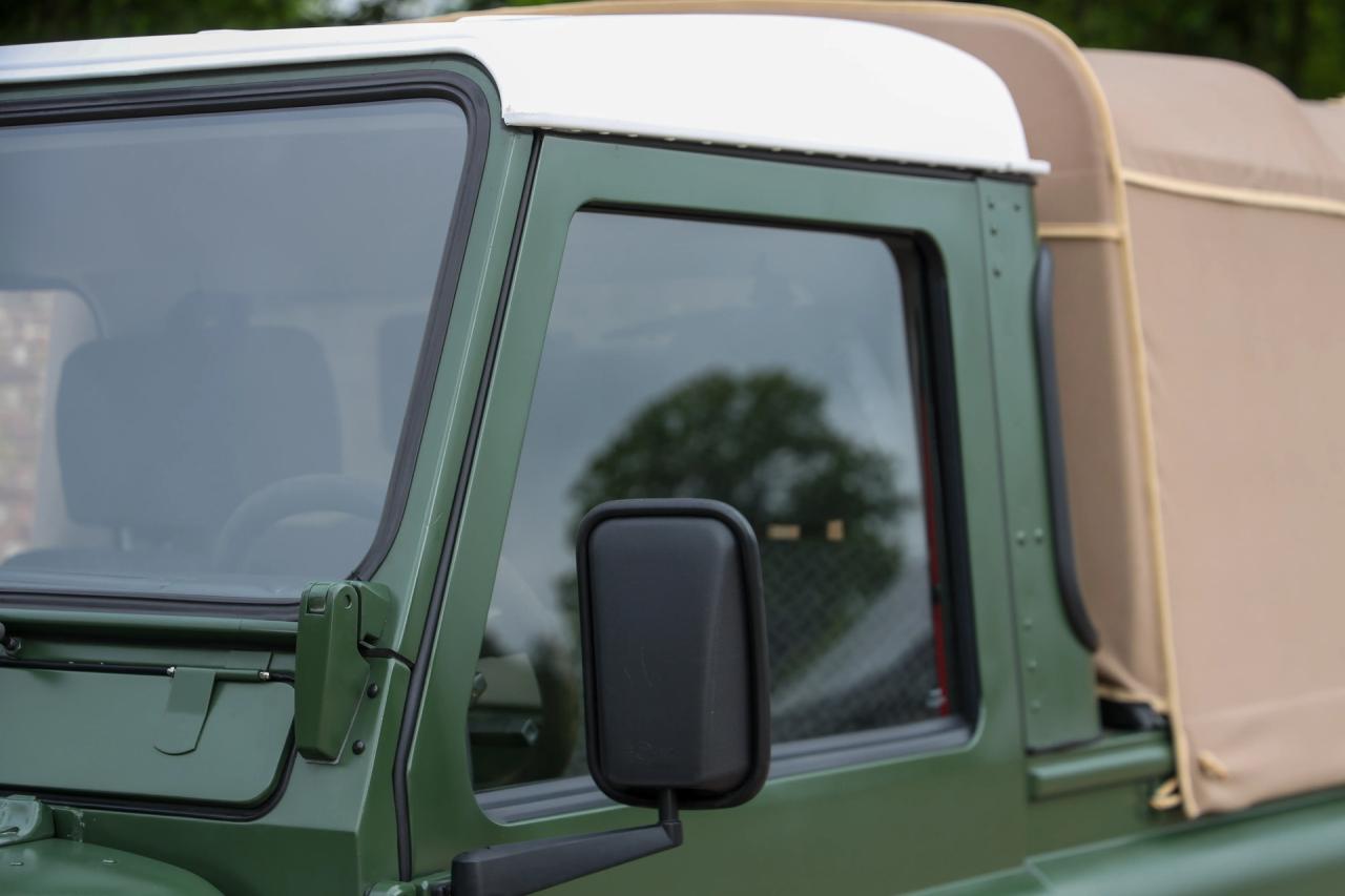 1990 Land Rover 90 Pick-up with canvas top &ldquo;Restored-rebuilt-renewed&rdquo;