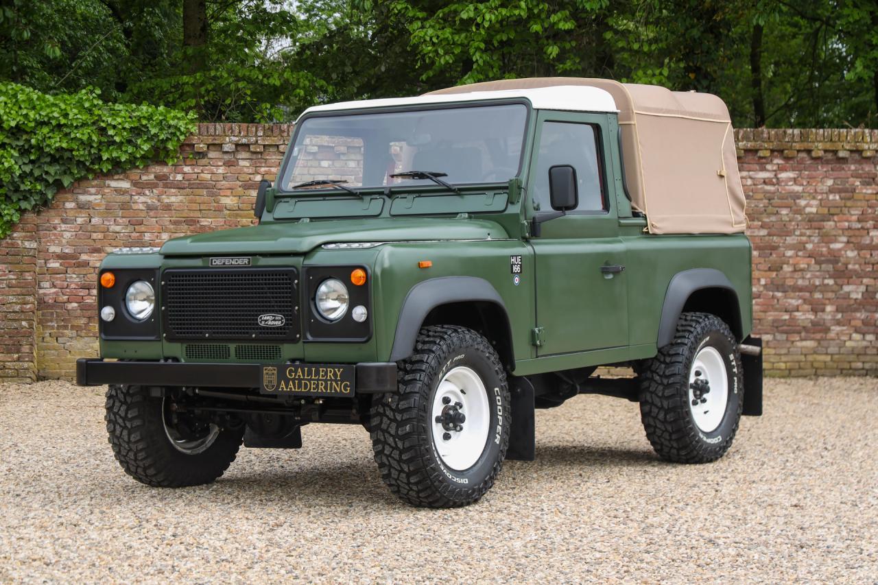 1990 Land Rover 90 Pick-up with canvas top &ldquo;Restored-rebuilt-renewed&rdquo;