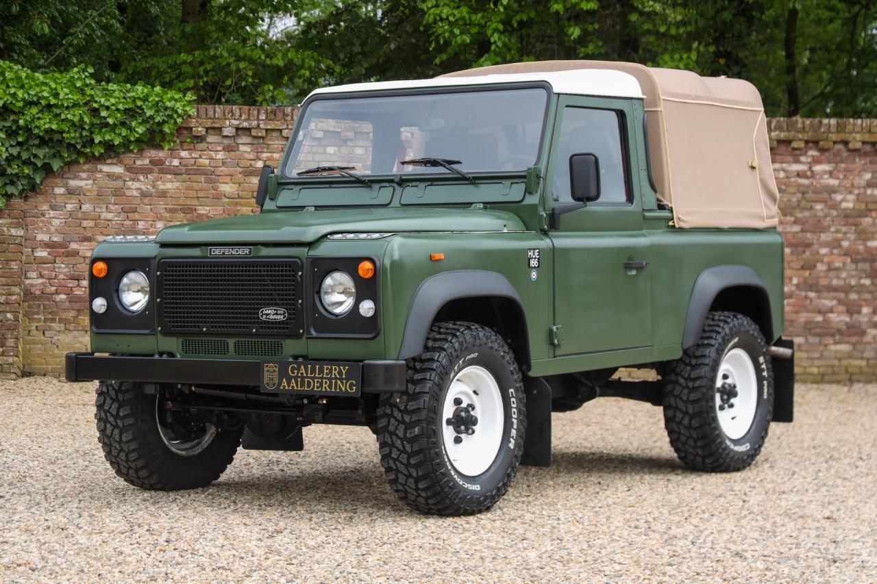 1990 Land Rover 90 Pick-up with canvas top &ldquo;Restored-rebuilt-renewed&rdquo;
