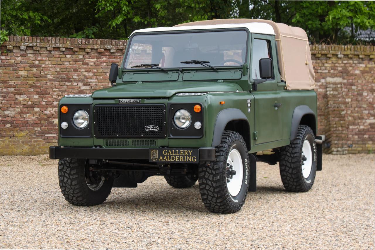 1990 Land Rover 90 Pick-up with canvas top &ldquo;Restored-rebuilt-renewed&rdquo;