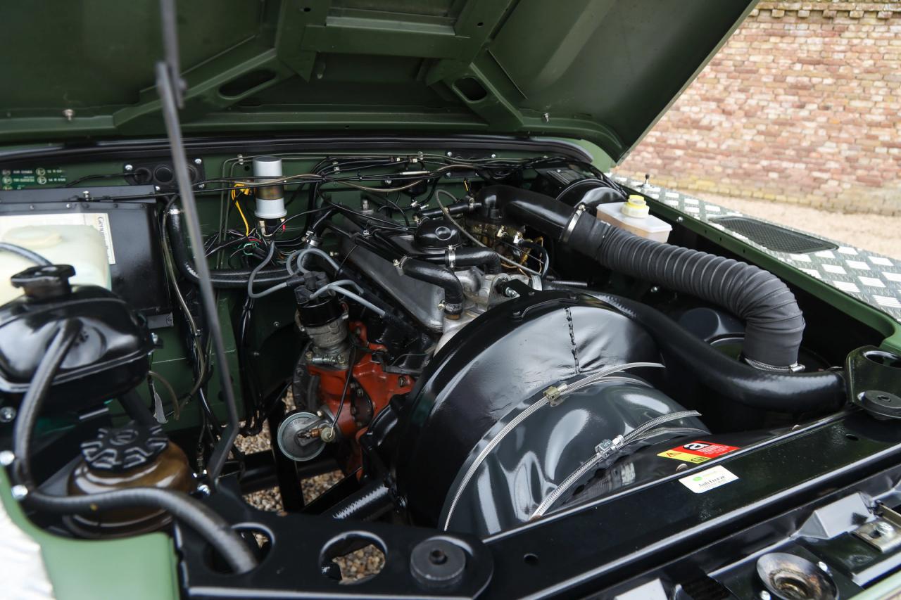 1990 Land Rover 90 Pick-up with canvas top &ldquo;Restored-rebuilt-renewed&rdquo;