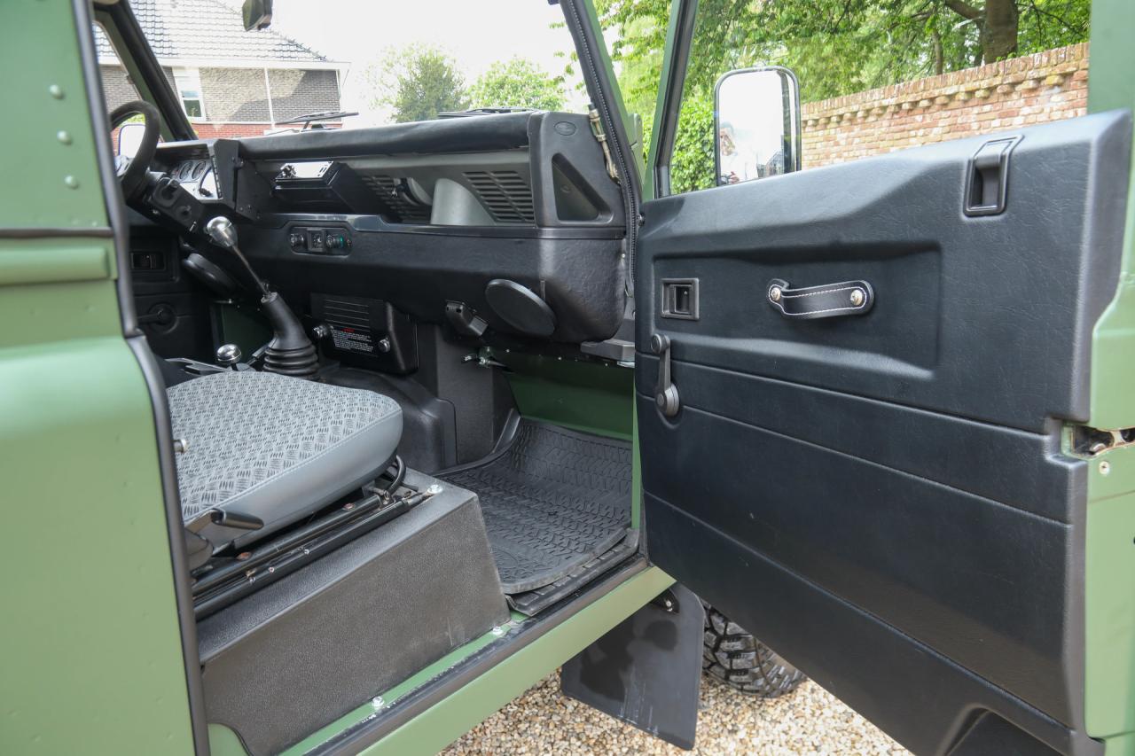 1990 Land Rover 90 Pick-up with canvas top &ldquo;Restored-rebuilt-renewed&rdquo;