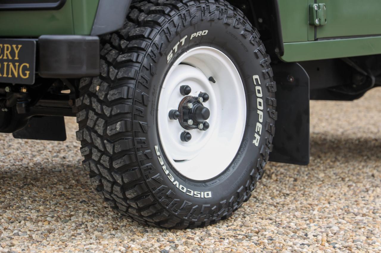 1990 Land Rover 90 Pick-up with canvas top &ldquo;Restored-rebuilt-renewed&rdquo;