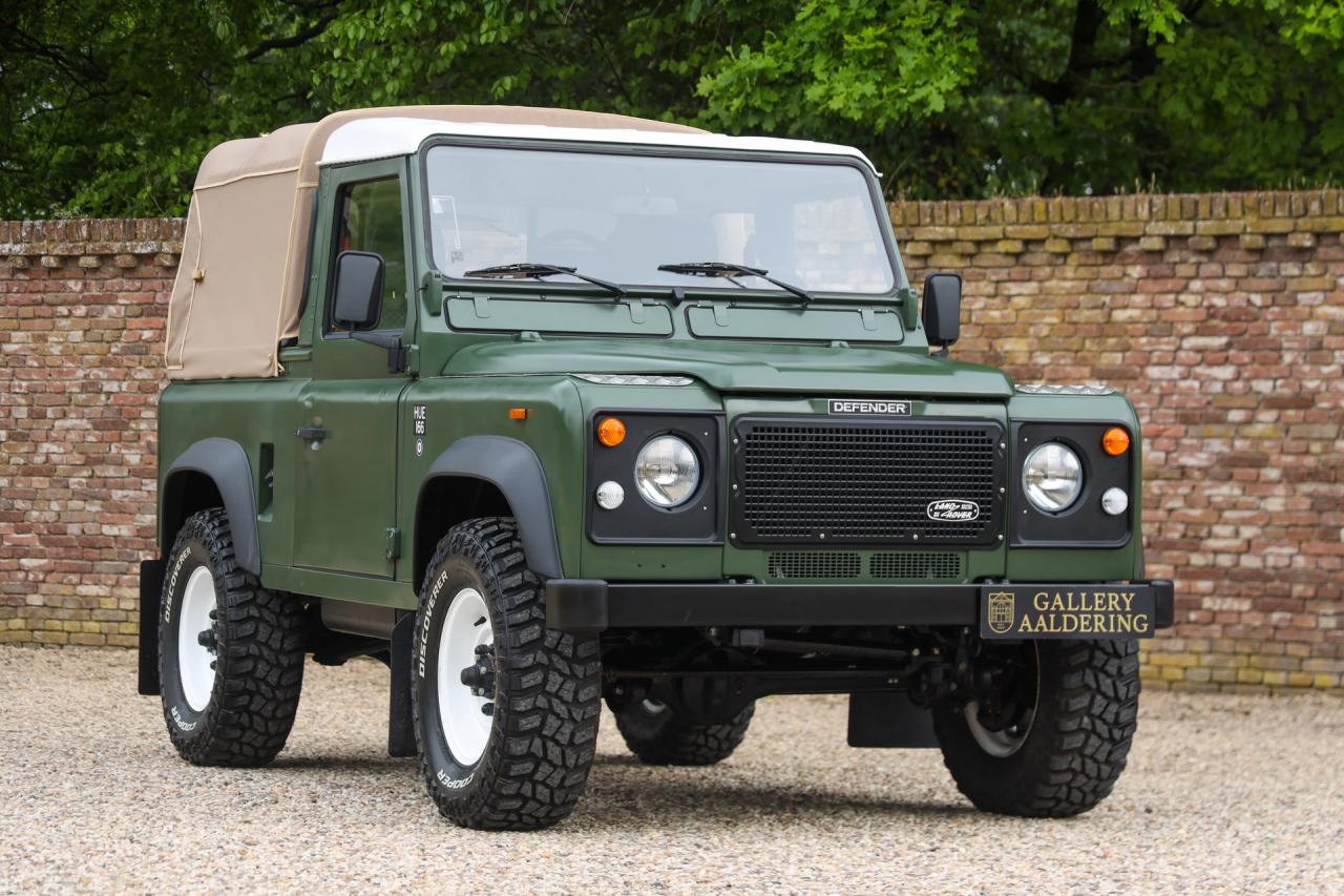 1990 Land Rover 90 Pick-up with canvas top &ldquo;Restored-rebuilt-renewed&rdquo;