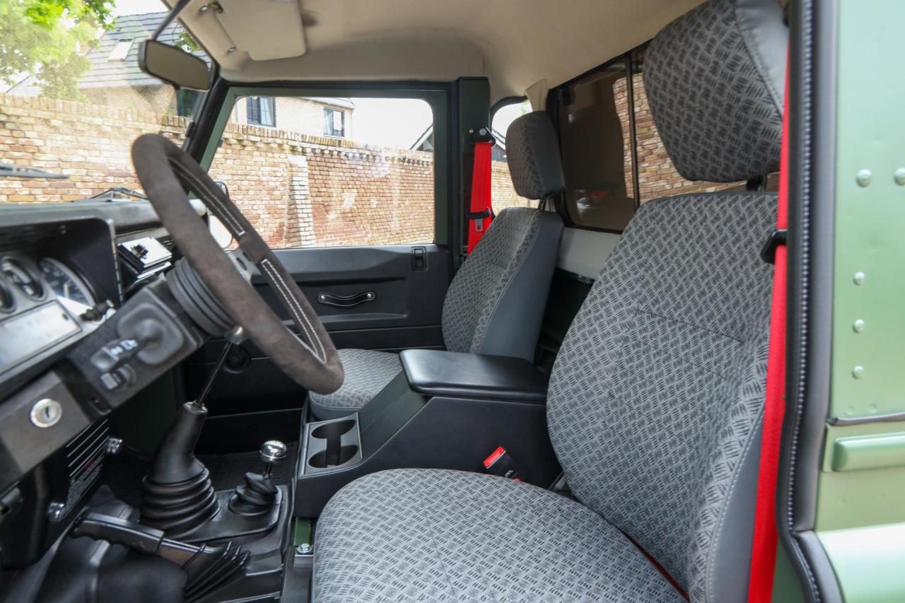 1990 Land Rover 90 Pick-up with canvas top &ldquo;Restored-rebuilt-renewed&rdquo;