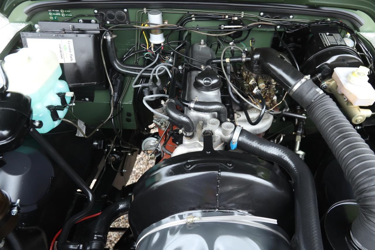 1990 Land Rover 90 Pick-up with canvas top &ldquo;Restored-rebuilt-renewed&rdquo;