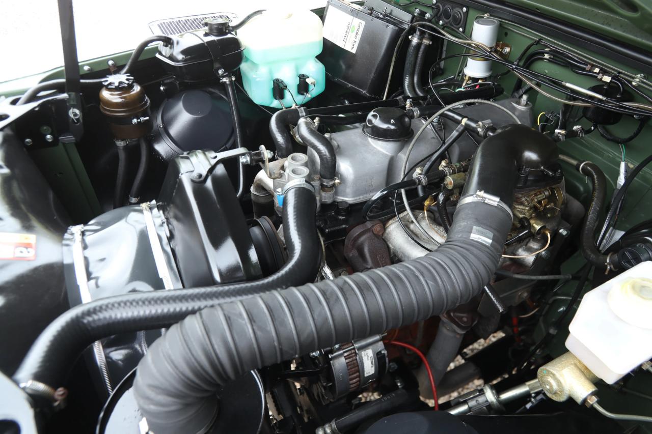 1990 Land Rover 90 Pick-up with canvas top &ldquo;Restored-rebuilt-renewed&rdquo;