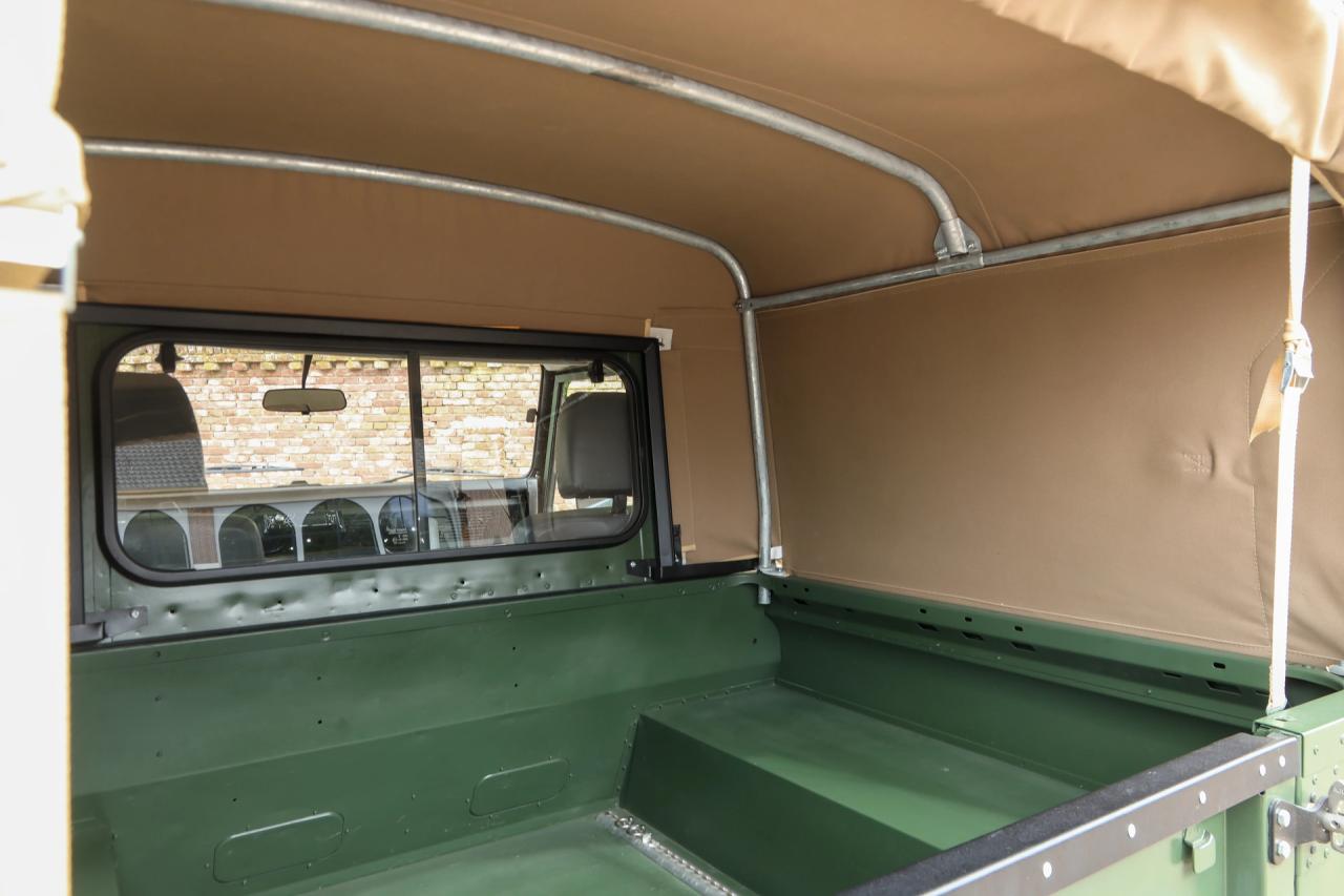 1990 Land Rover 90 Pick-up with canvas top &ldquo;Restored-rebuilt-renewed&rdquo;
