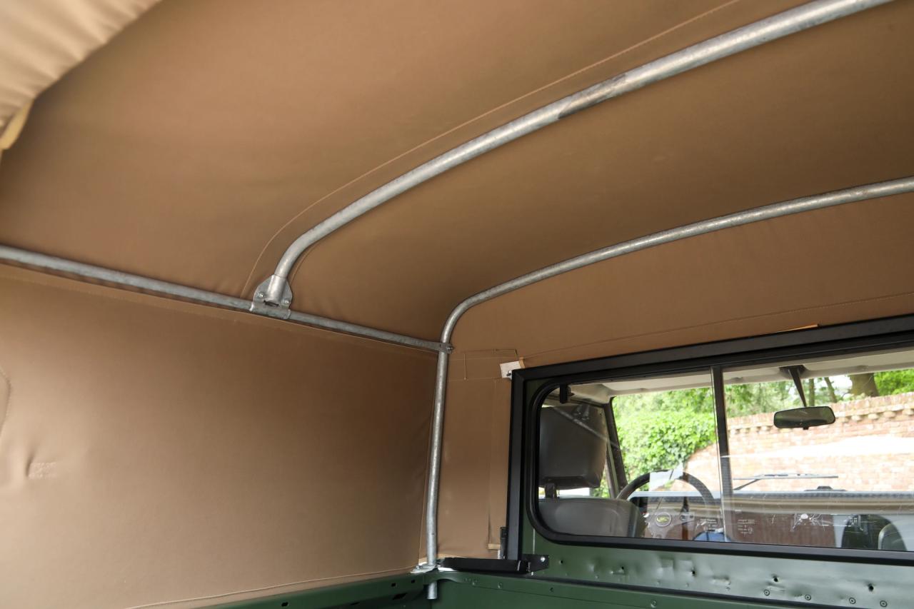 1990 Land Rover 90 Pick-up with canvas top &ldquo;Restored-rebuilt-renewed&rdquo;