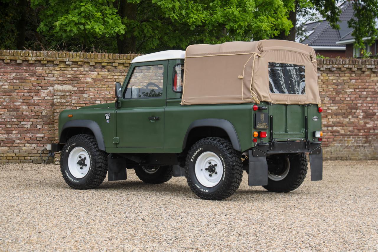 1990 Land Rover 90 Pick-up with canvas top &ldquo;Restored-rebuilt-renewed&rdquo;