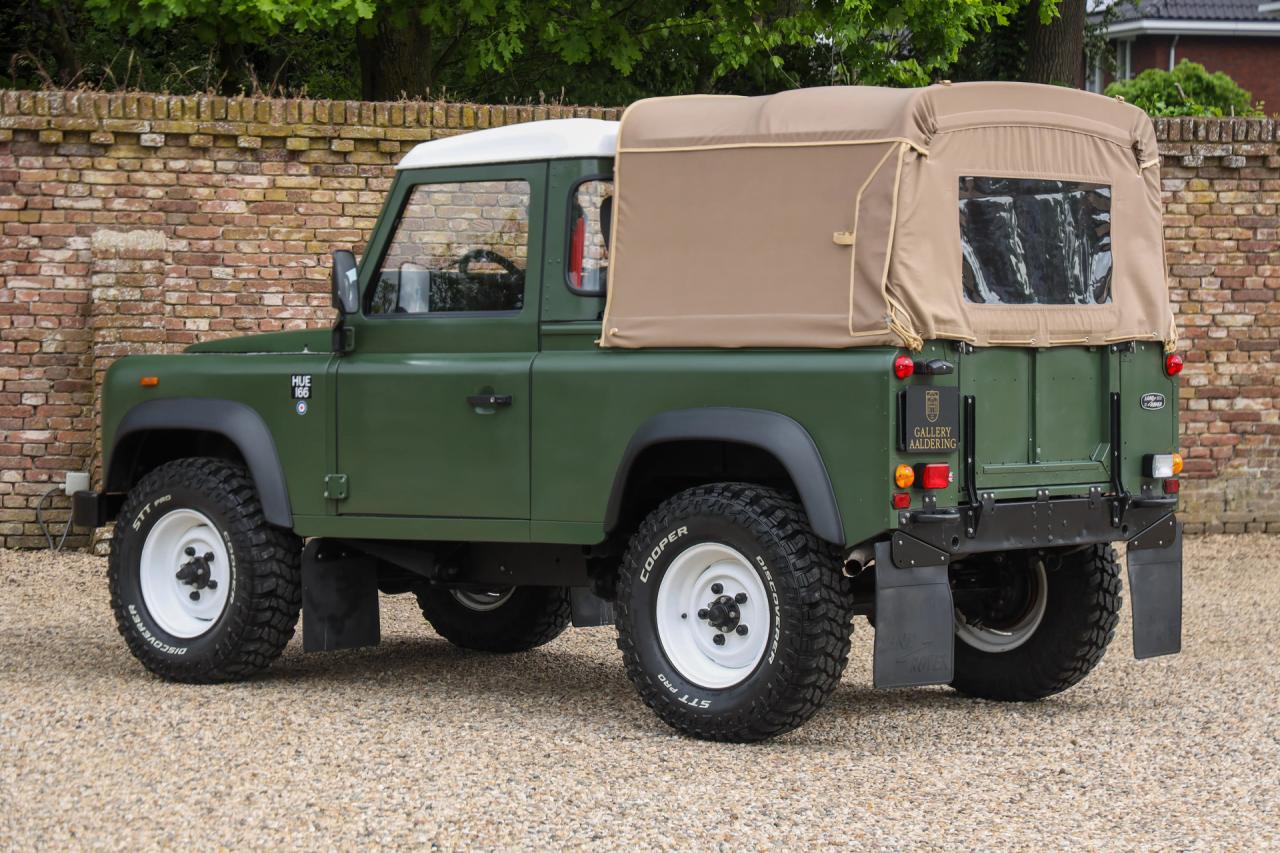 1990 Land Rover 90 Pick-up with canvas top &ldquo;Restored-rebuilt-renewed&rdquo;